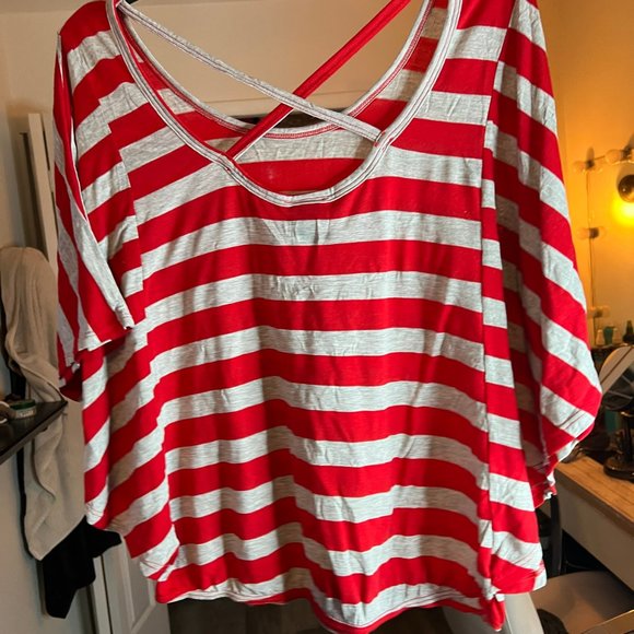 Red Striped Crop Shirt Wide Sleeves Medium - Picture 4 of 5